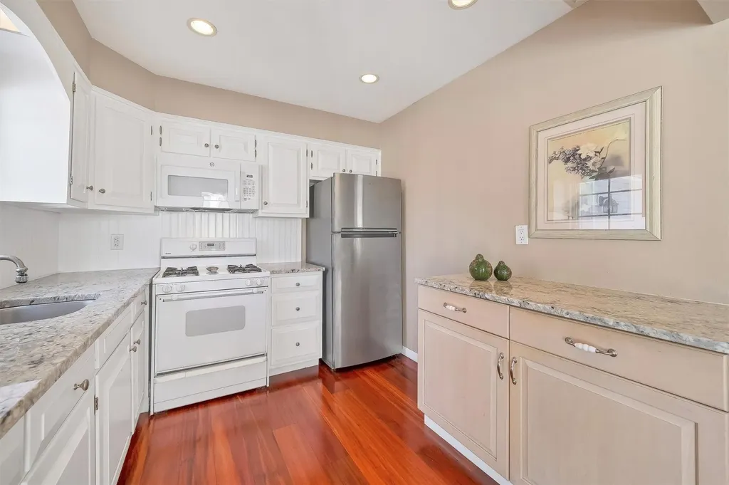 8 Seneca Avenue White Plains NY 10603