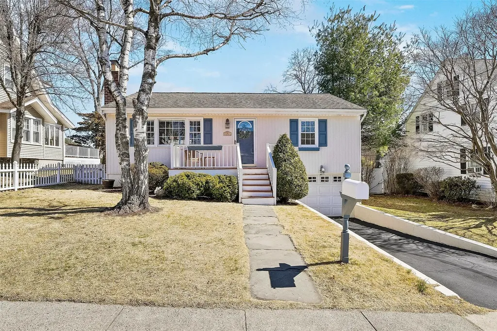 8 Seneca Avenue White Plains NY 10603