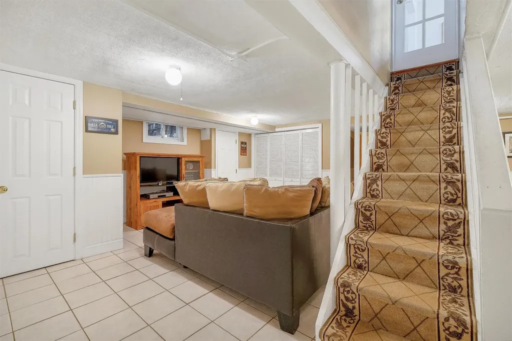 8 Seneca Avenue White Plains NY 10603