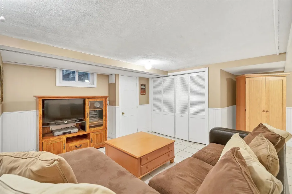 8 Seneca Avenue White Plains NY 10603