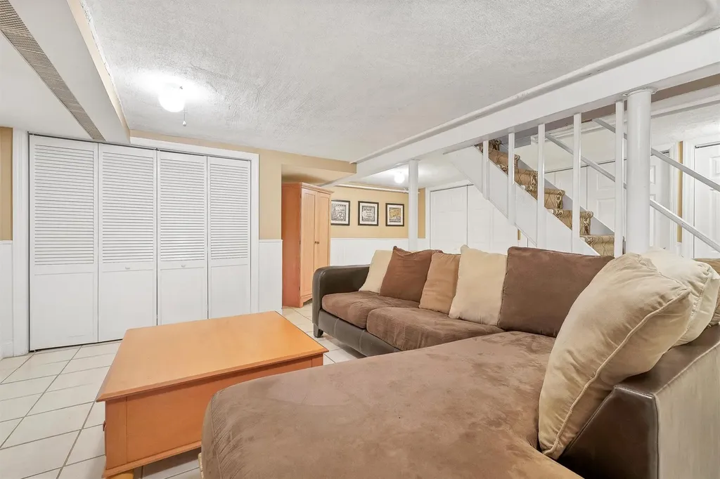 8 Seneca Avenue White Plains NY 10603