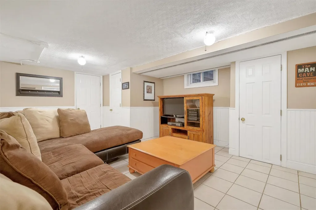 8 Seneca Avenue White Plains NY 10603