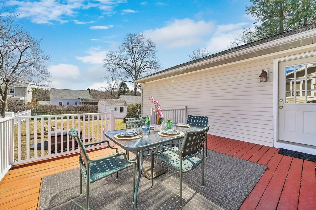 8 Seneca Avenue White Plains NY 10603