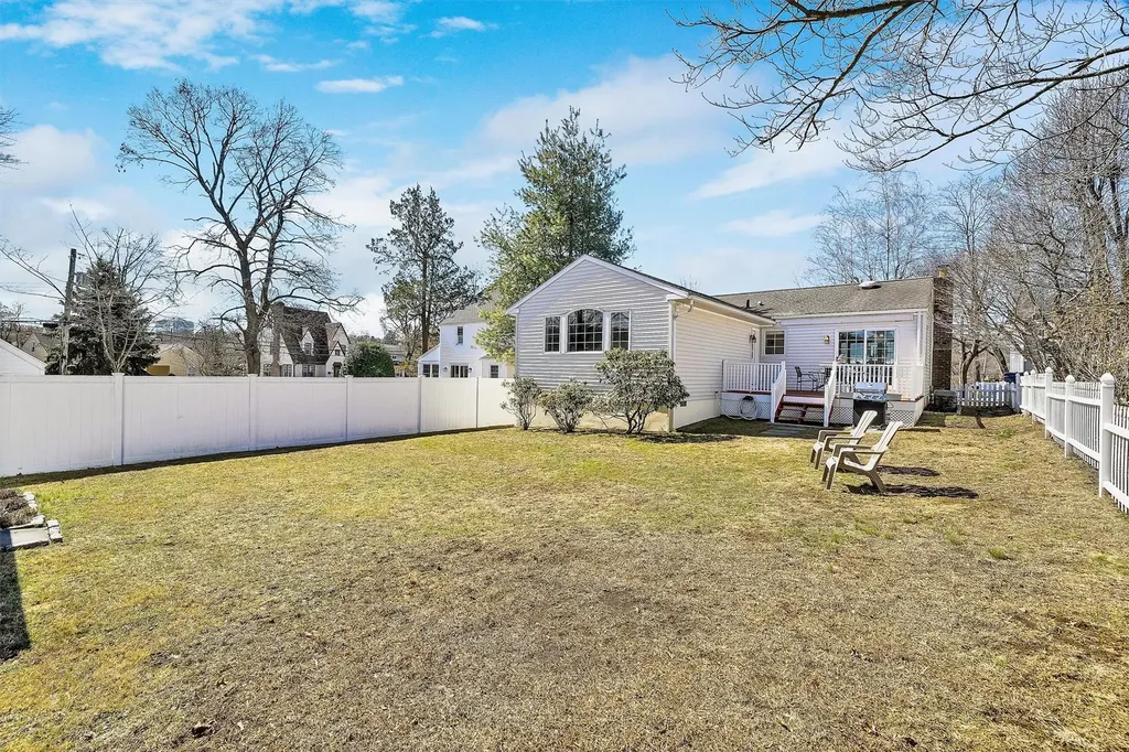 8 Seneca Avenue White Plains NY 10603