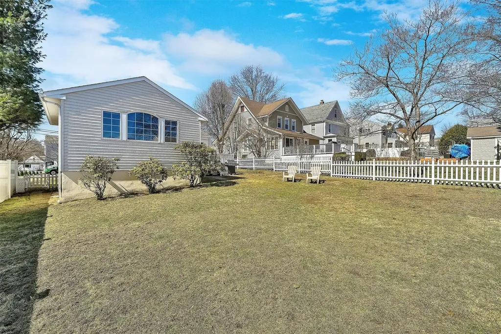 8 Seneca Avenue White Plains NY 10603
