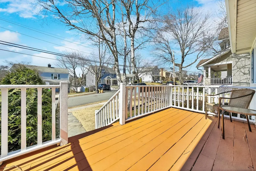 8 Seneca Avenue White Plains NY 10603