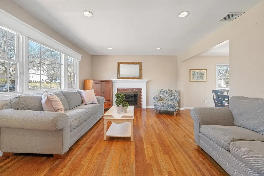 8 Seneca Avenue White Plains NY 10603