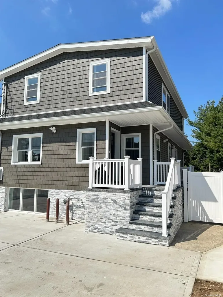 211 Sunnyside Road Oceanside NY 11572