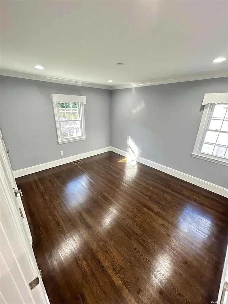 211 Sunnyside Road Oceanside NY 11572