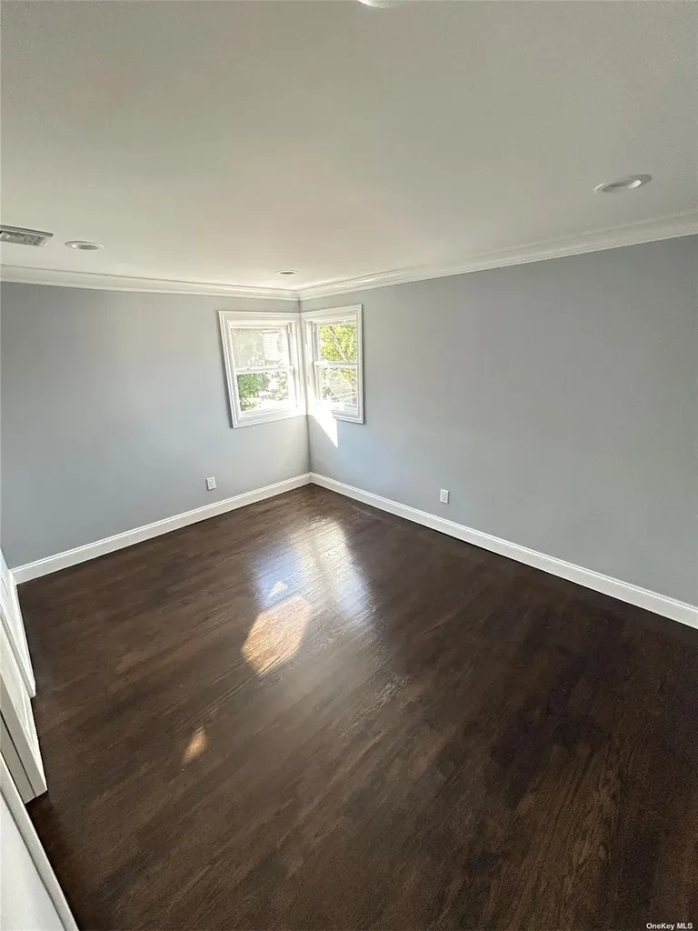 211 Sunnyside Road Oceanside NY 11572