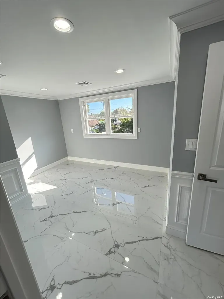 211 Sunnyside Road Oceanside NY 11572