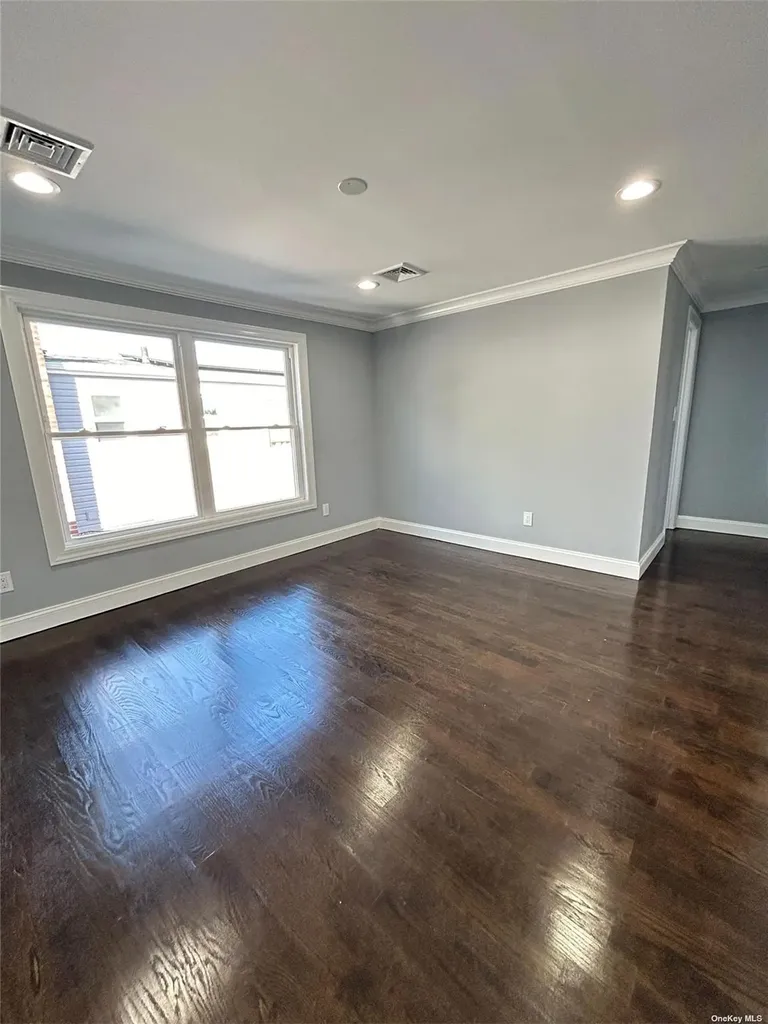 211 Sunnyside Road Oceanside NY 11572