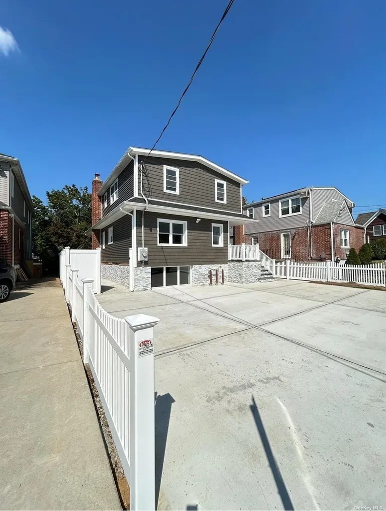 211 Sunnyside Road Oceanside NY 11572