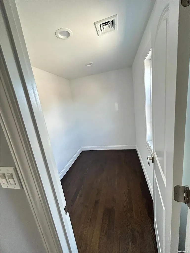 211 Sunnyside Road Oceanside NY 11572