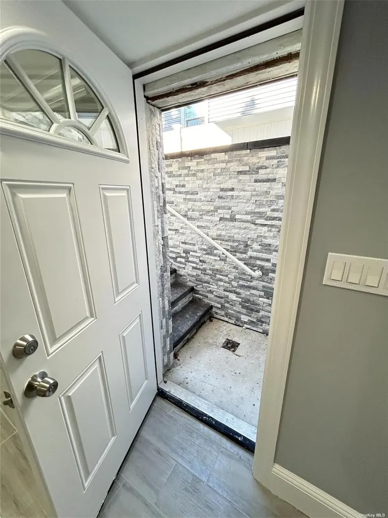 211 Sunnyside Road Oceanside NY 11572