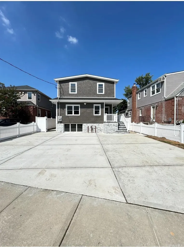 211 Sunnyside Road Oceanside NY 11572
