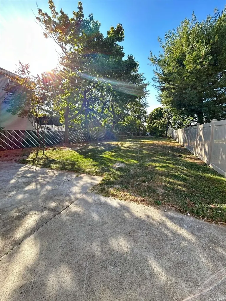 211 Sunnyside Road Oceanside NY 11572
