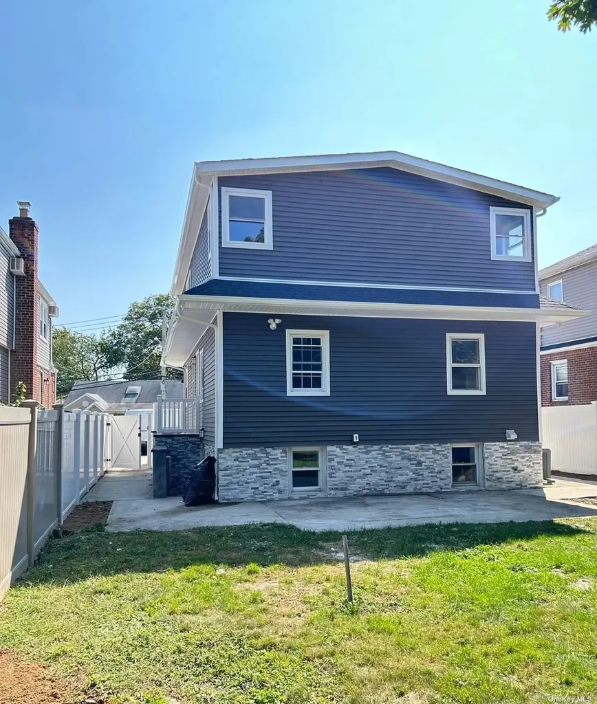 211 Sunnyside Road Oceanside NY 11572