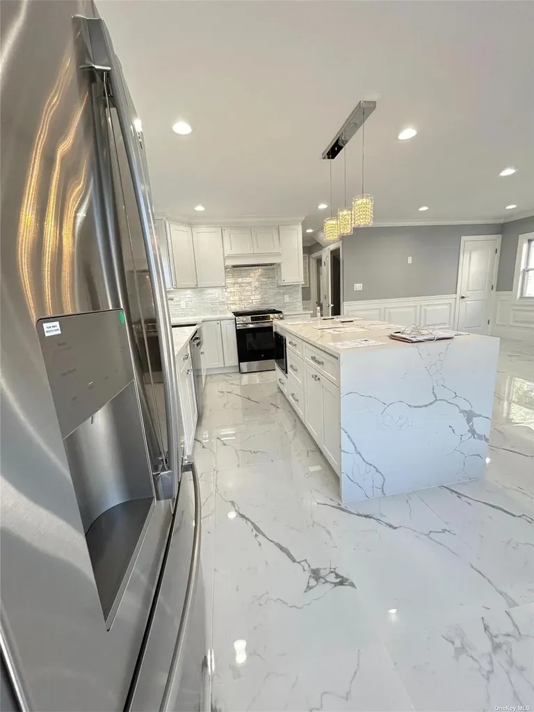 211 Sunnyside Road Oceanside NY 11572