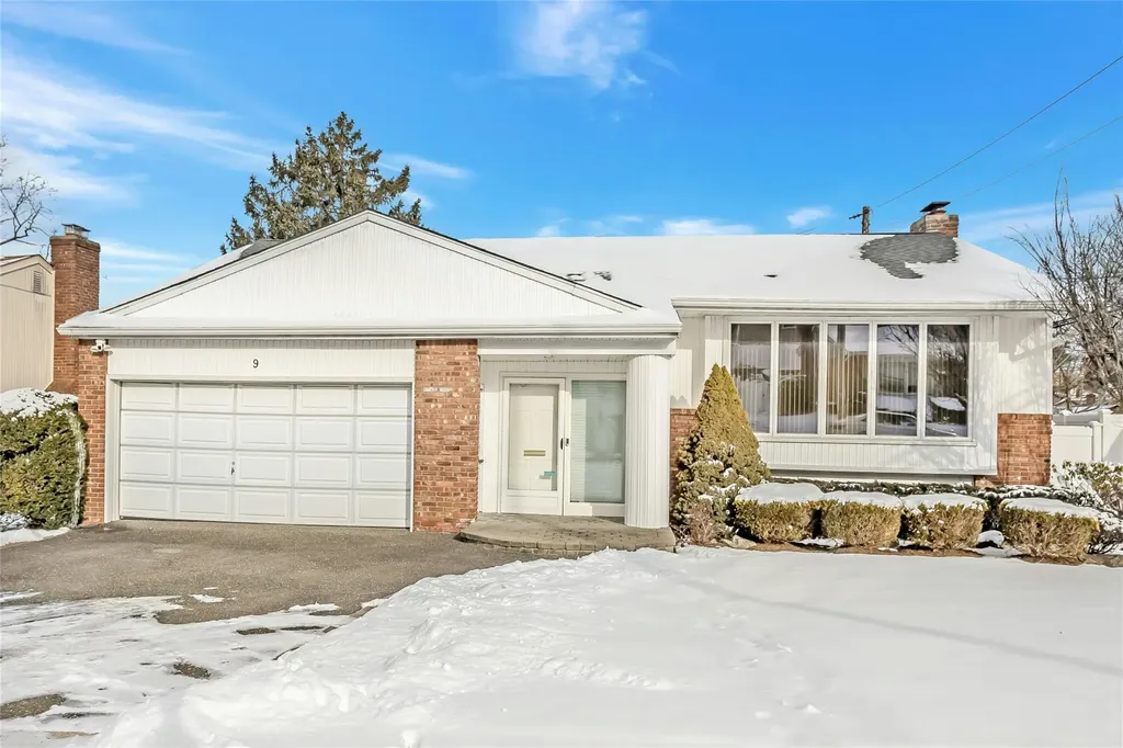 9 Linda Lane Plainview NY 11803
