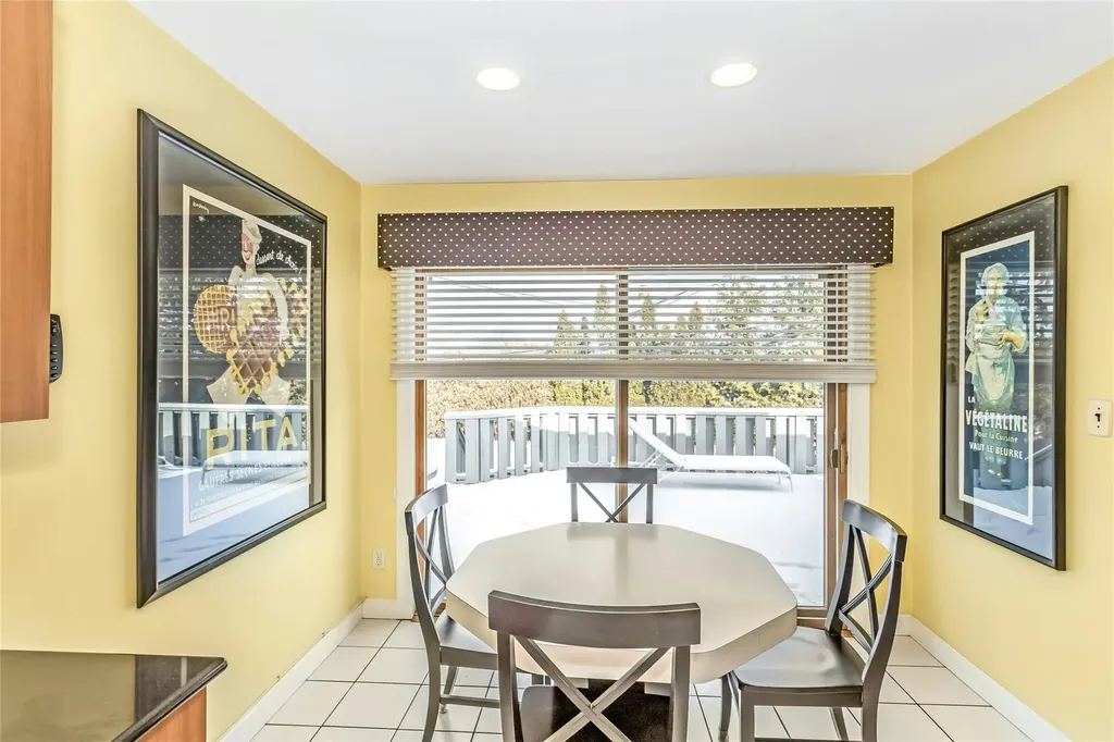 9 Linda Lane Plainview NY 11803