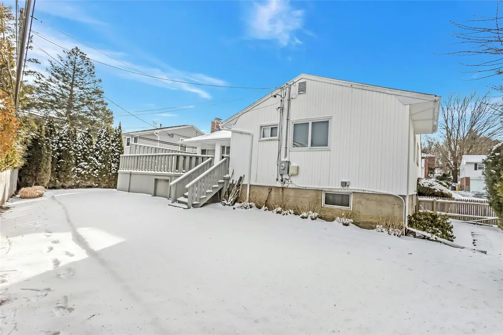 9 Linda Lane Plainview NY 11803