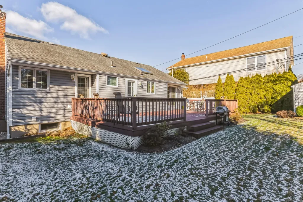 5 Haven Lane Old Bethpage NY 11804