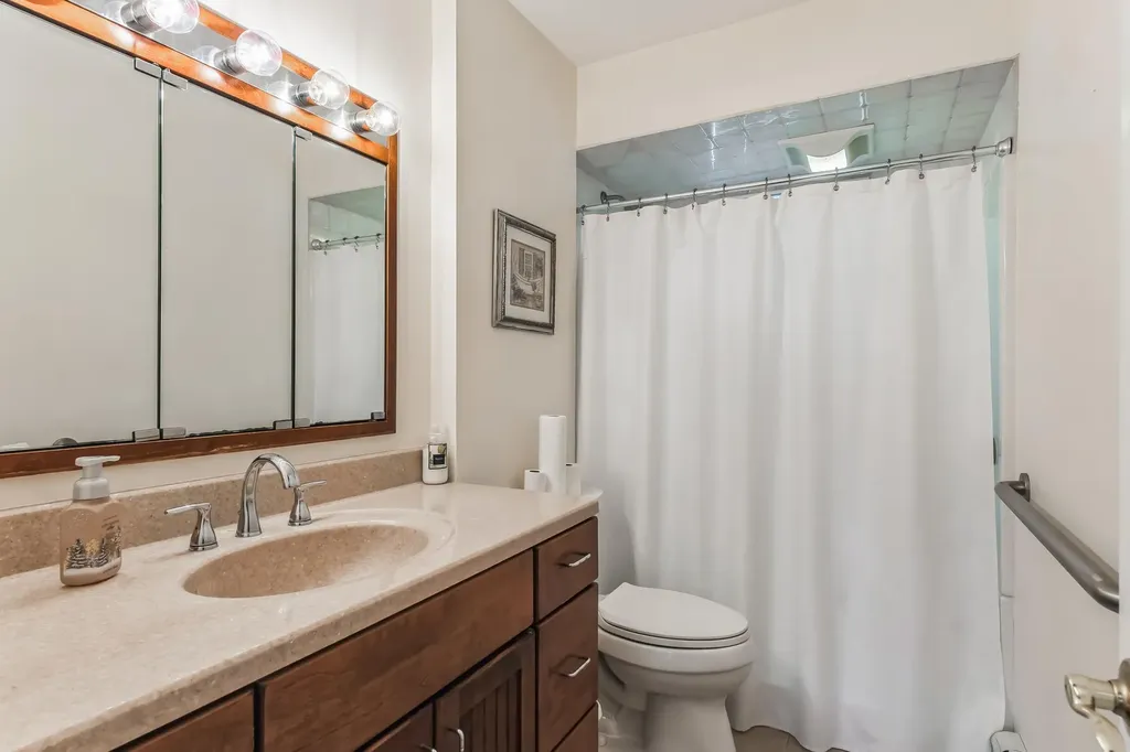5 Haven Lane Old Bethpage NY 11804