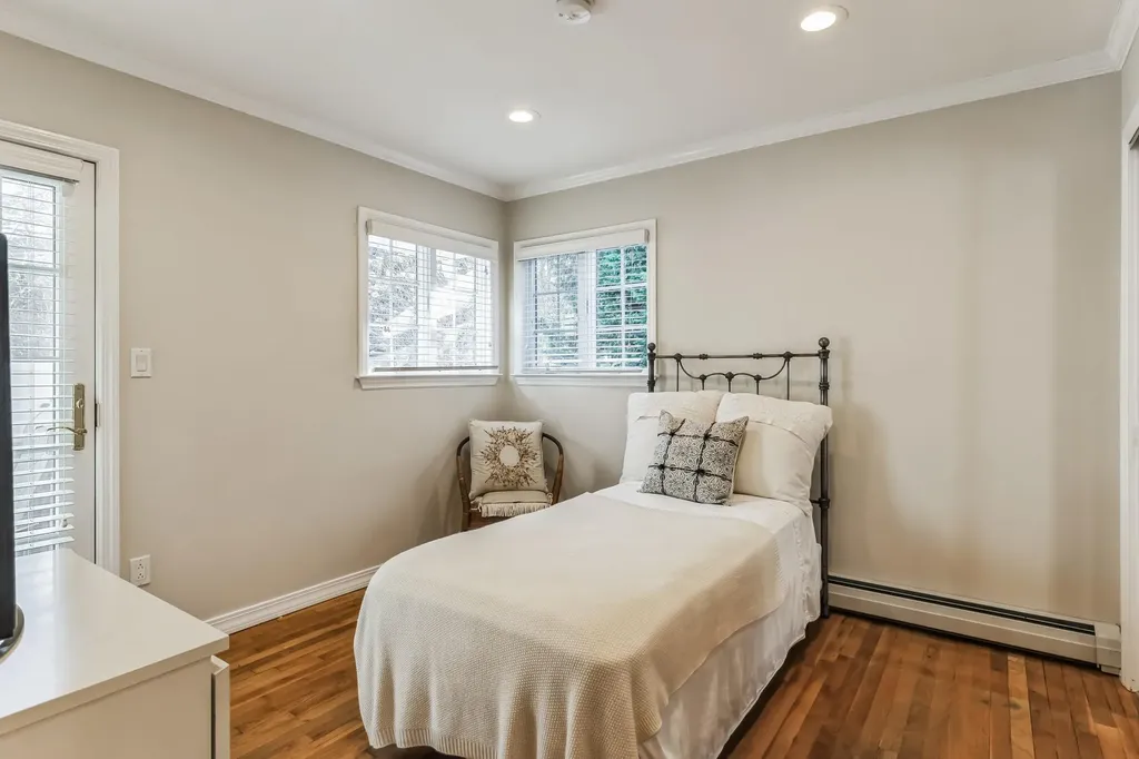 5 Haven Lane Old Bethpage NY 11804