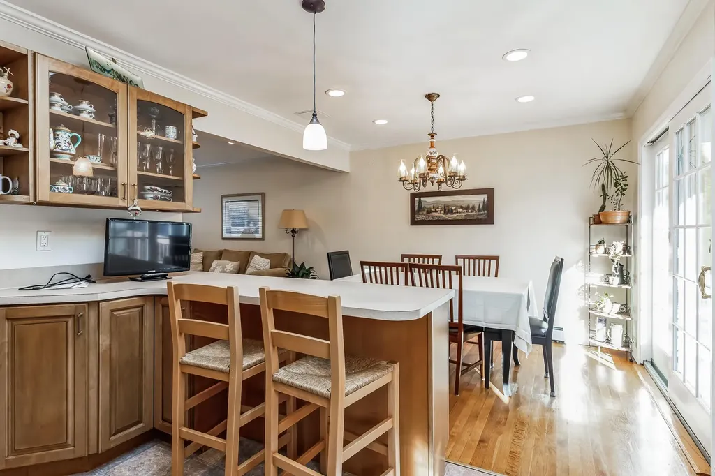 5 Haven Lane Old Bethpage NY 11804