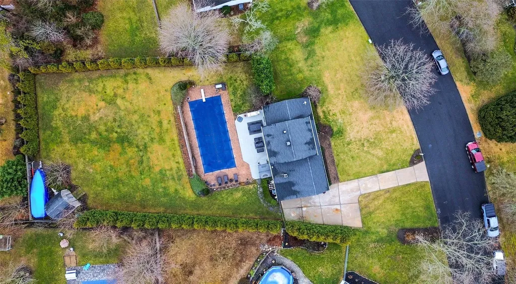 4 Rider Lane Shoreham NY 11786