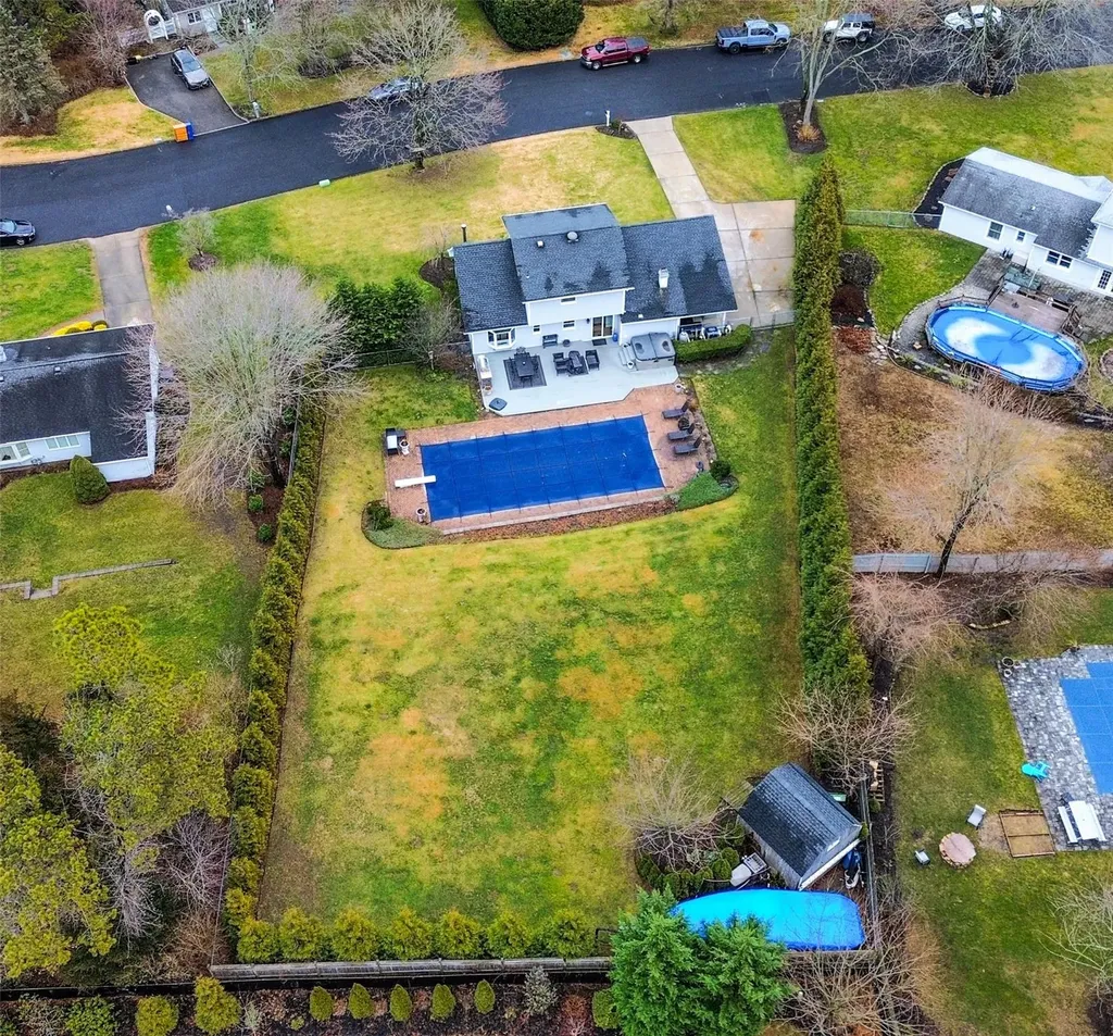 4 Rider Lane Shoreham NY 11786
