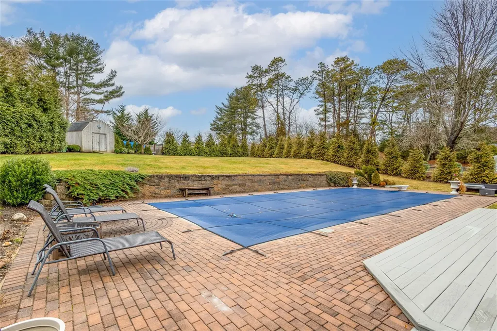 4 Rider Lane Shoreham NY 11786