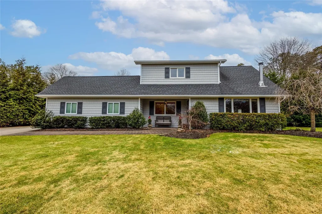 4 Rider Lane Shoreham NY 11786