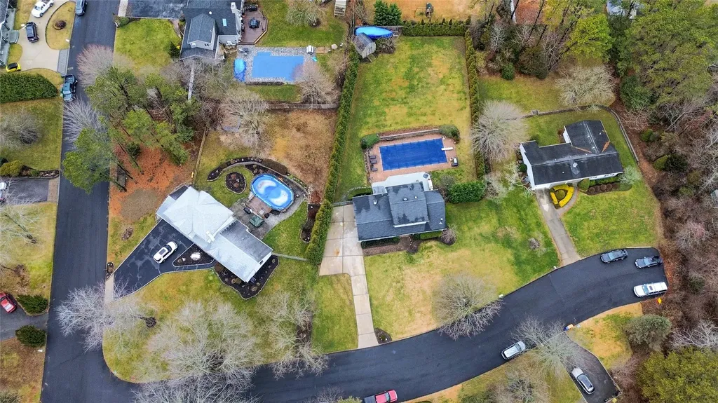 4 Rider Lane Shoreham NY 11786