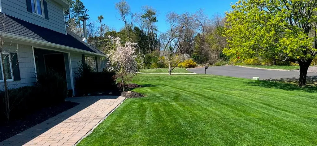4 Rider Lane Shoreham NY 11786