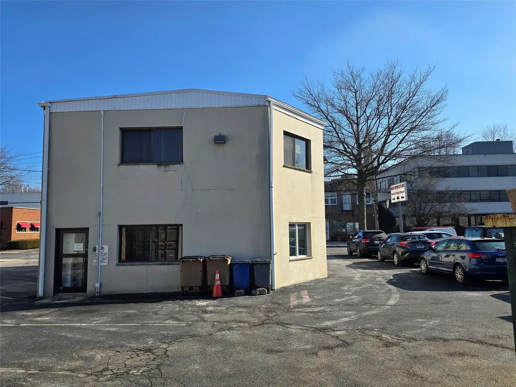 443 Fifth Avenue Pelham NY 10803