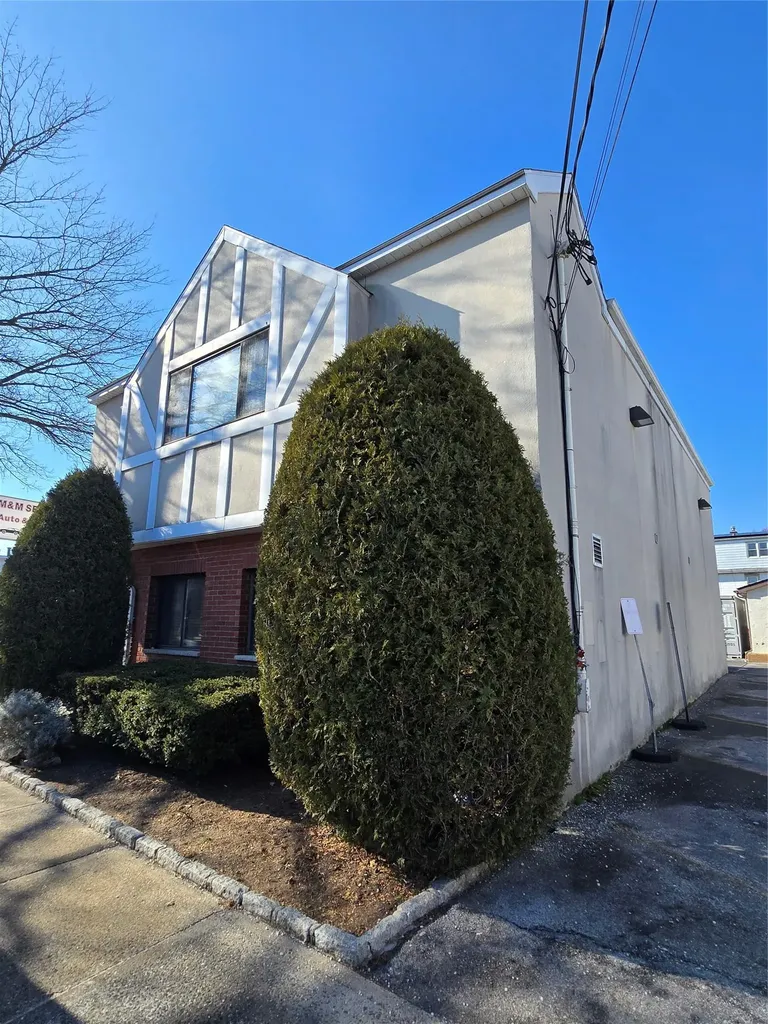 443 Fifth Avenue Pelham NY 10803