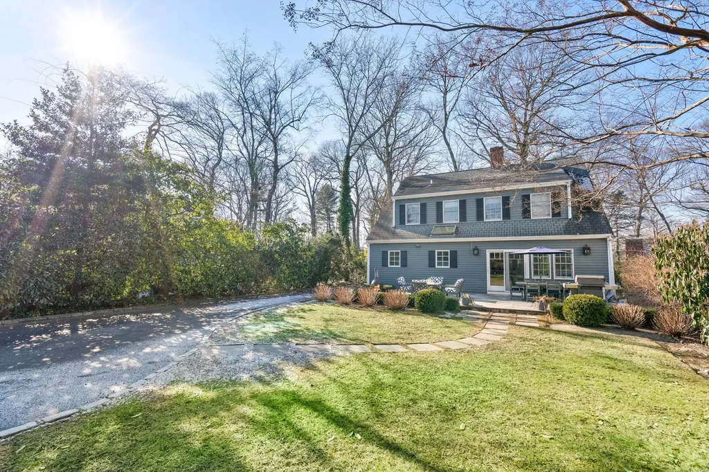 15 Glen Way Cold Spring Harbor NY 11724