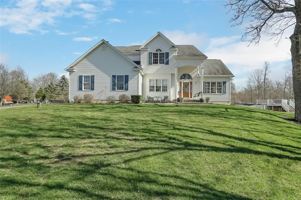914 Ridgebury Road New Hampton NY 10958