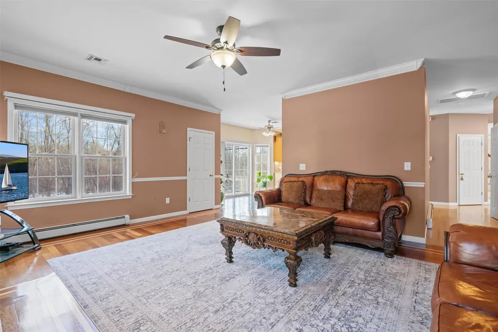 914 Ridgebury Road New Hampton NY 10958