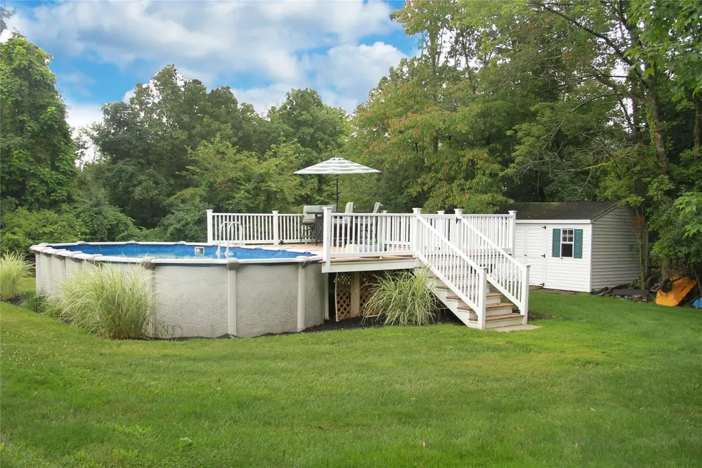 914 Ridgebury Road New Hampton NY 10958