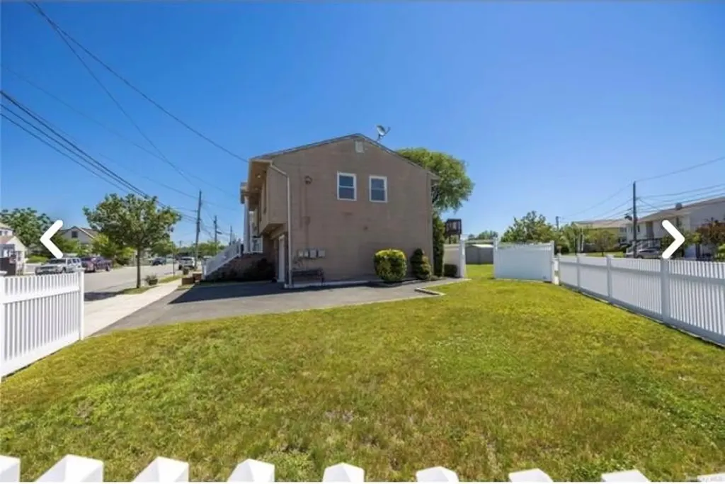 4431 Broadway Island Park NY 11558
