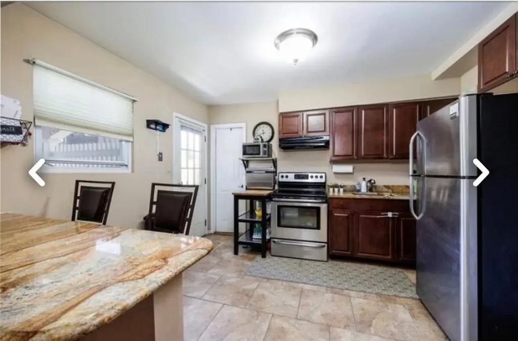 4431 Broadway Island Park NY 11558