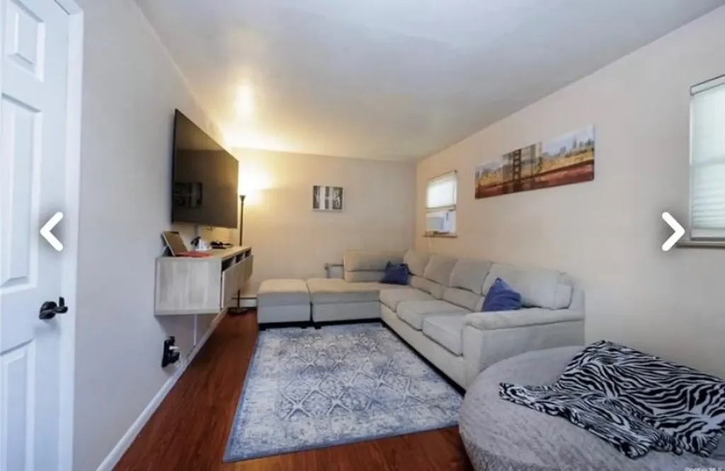 4431 Broadway Island Park NY 11558
