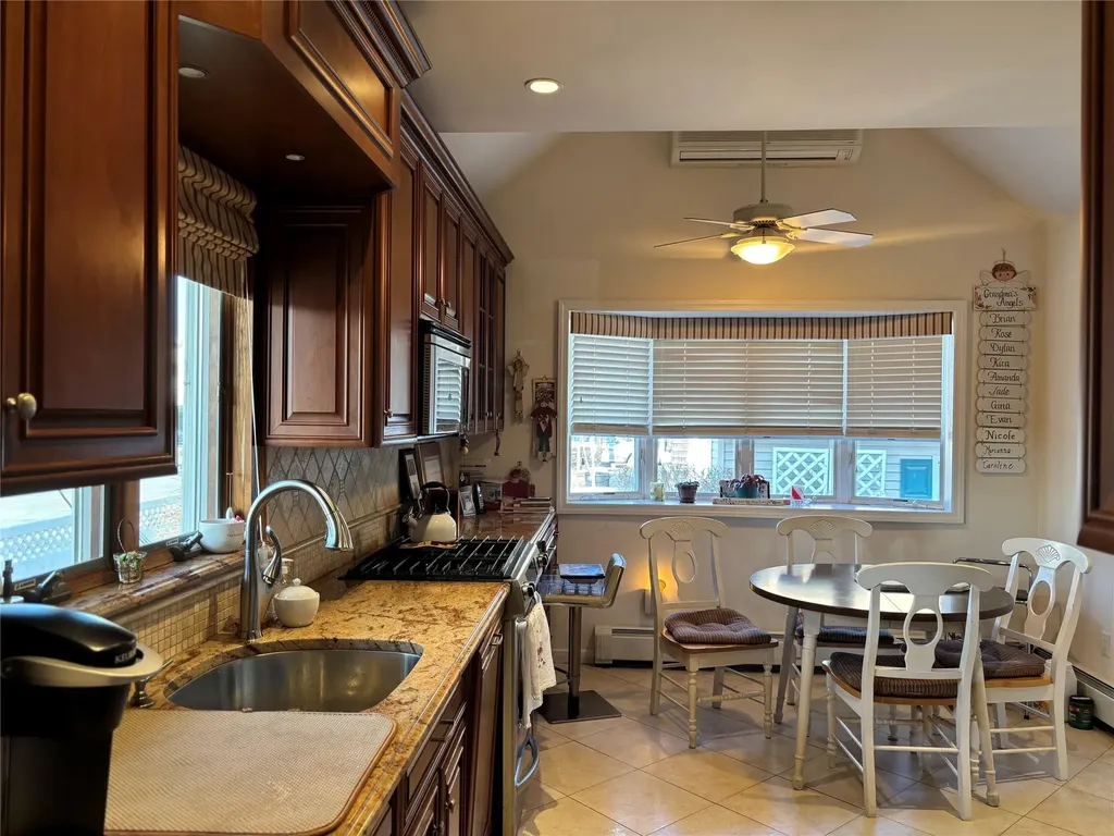 2902 Arnold Avenue Oceanside NY 11572