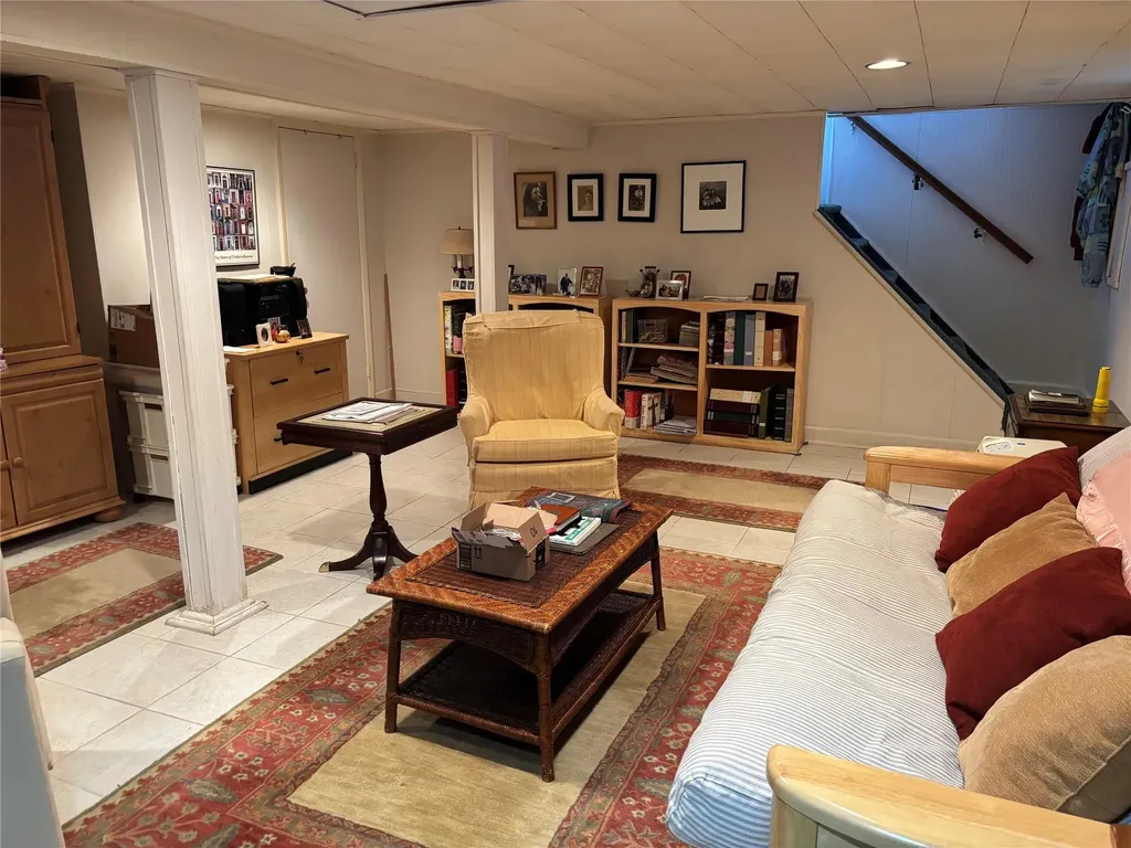 2902 Arnold Avenue Oceanside NY 11572