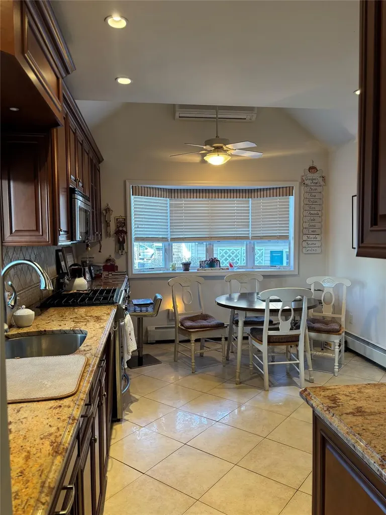 2902 Arnold Avenue Oceanside NY 11572