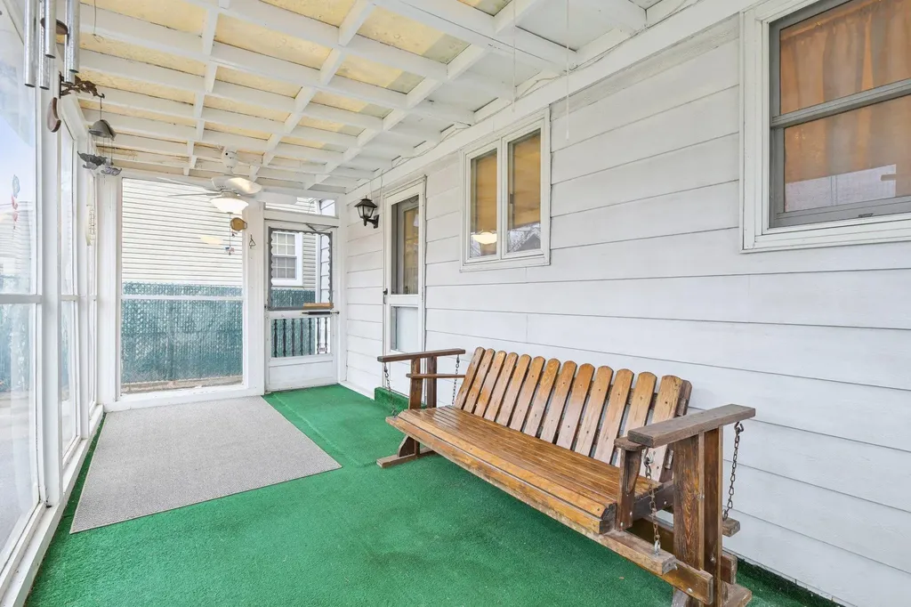 156 Jerome Avenue Mineola NY 11501