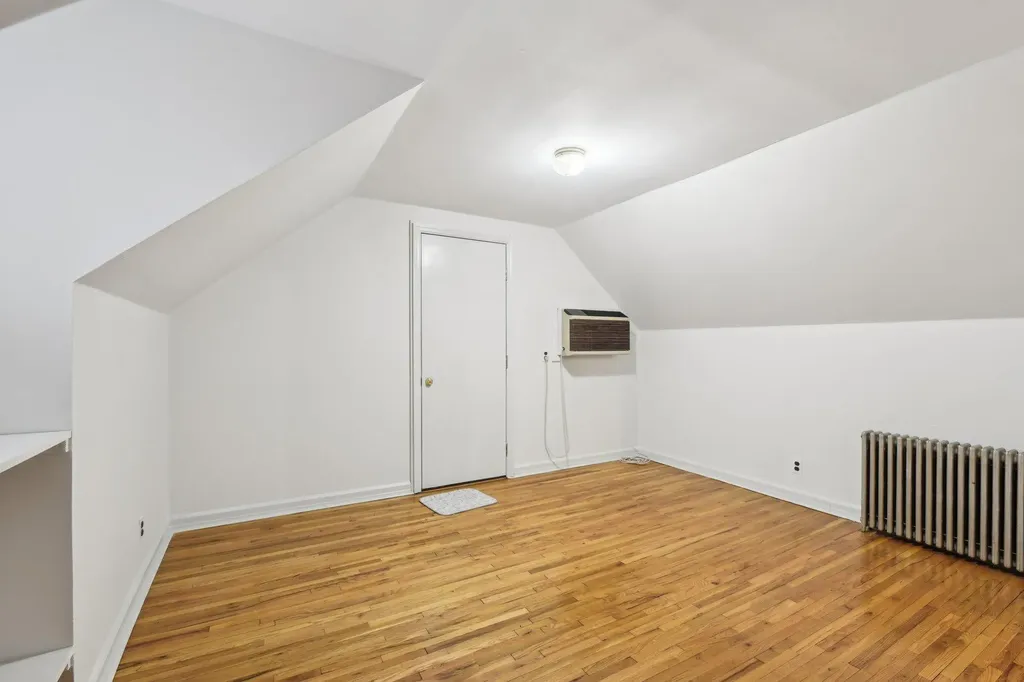 156 Jerome Avenue Mineola NY 11501